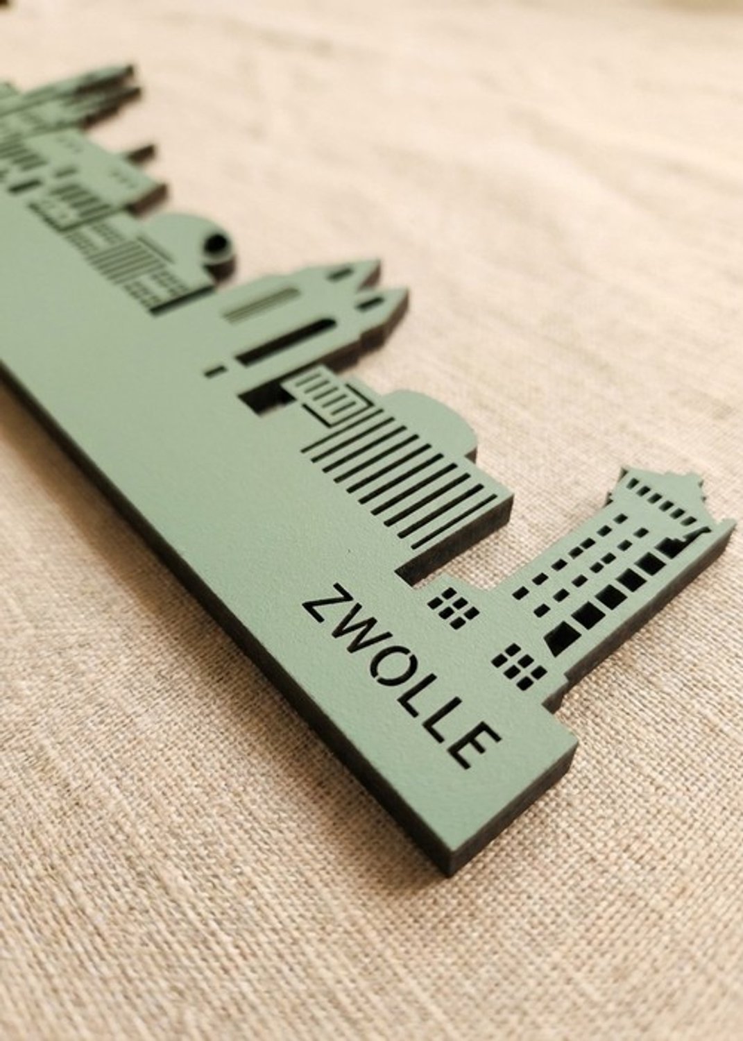 Houten Skyline Zwolle | Wanddecoratie voor aan de muur | Groen MDF | 100 x 20 cm