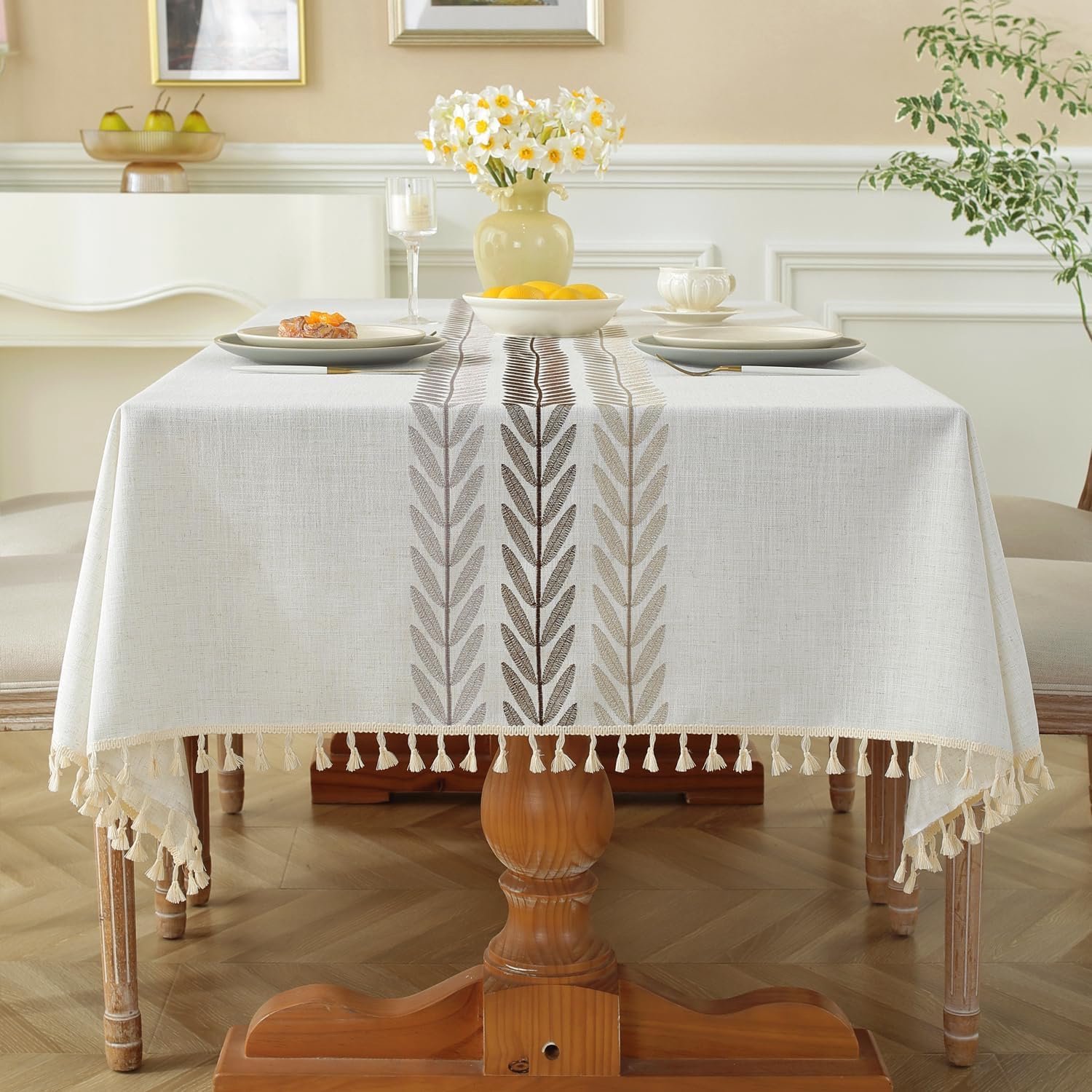 Pahajim Katoenen tafelkleed, rechthoekig, wasbaar, kreukvrij, kwastjes, tafelkleed, rechthoekig, voor keuken, eetkamer, buiten, tafelblad voor in de tuin, beige, 140 x 275 cm