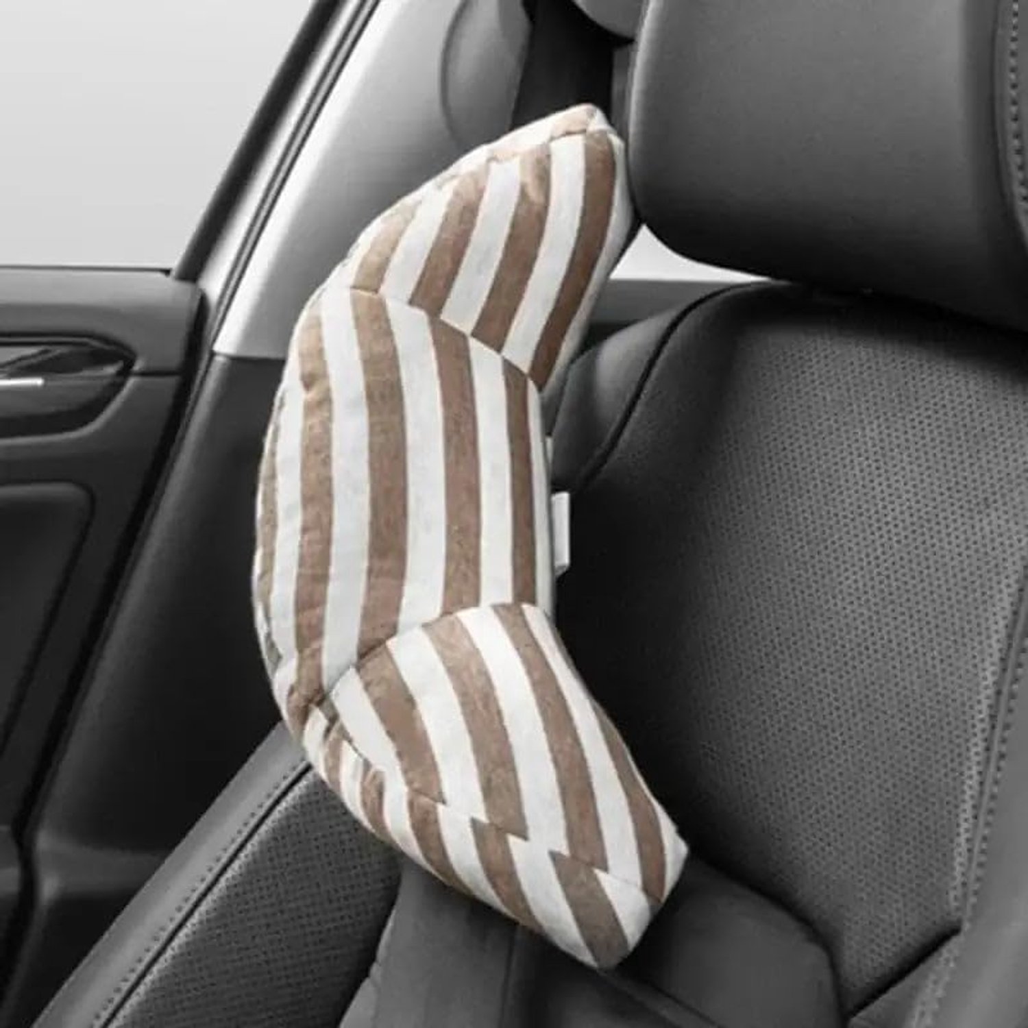 1 stuk autogordelkussen voor kinderen - zacht nekkussen voor kinderen met verstelbare riem, schouderbeschermkussen voor reiscomfort en veiligheid, schattige cartoonstijl voor auto's en SUV's koffie