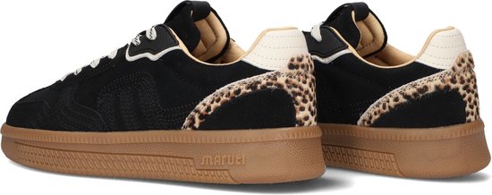 Zwarte Maruti sneakers met beige veters, crème details en luipaardprint aan de zijkant van de hiel.