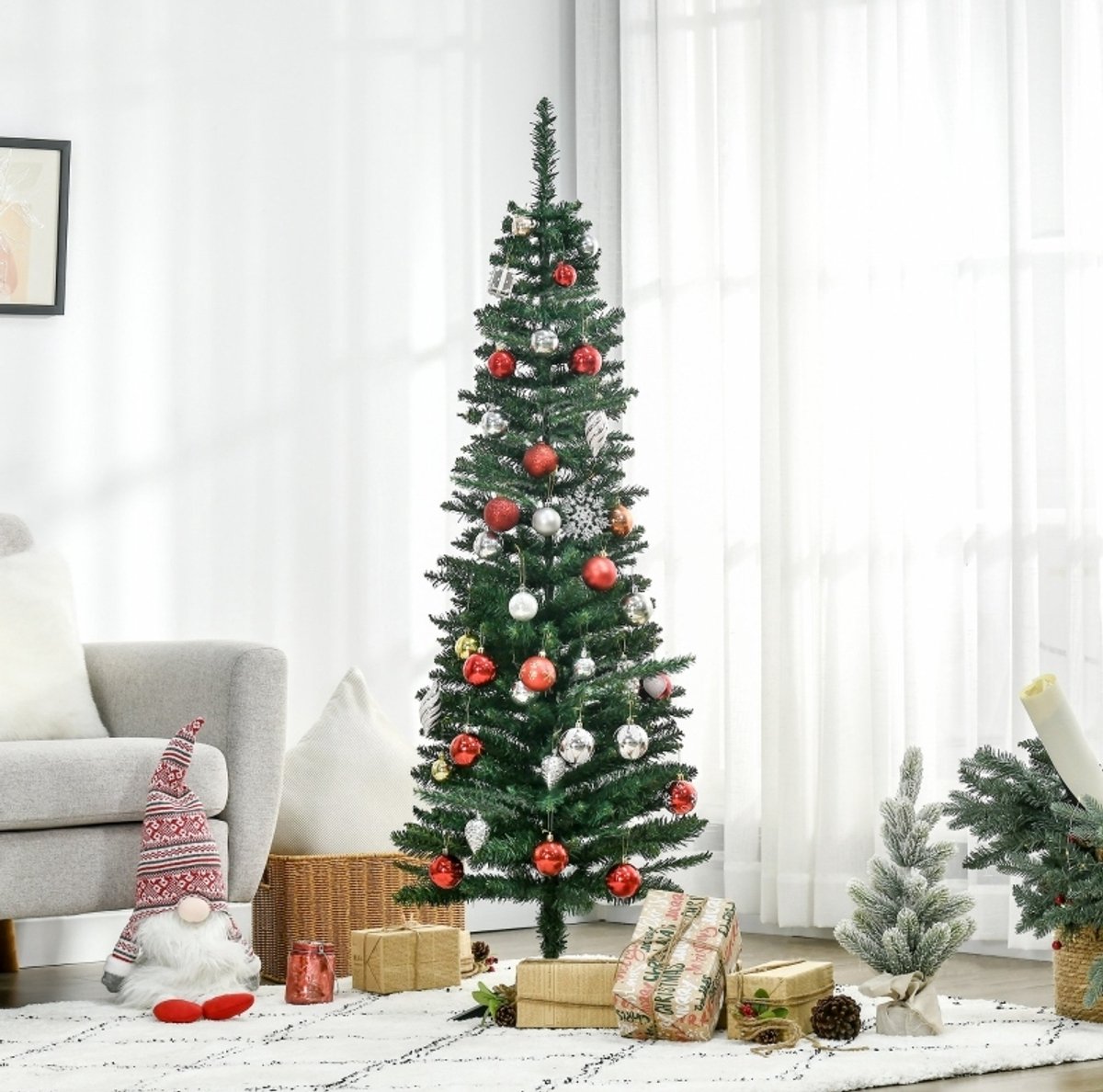 Kerstboom Smal En Ruimtebesparend 46 X 150 Cm Kunststof Groen Voor Binnen Met Stevige Standaard En 294 Takken