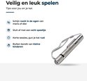Zilverkleurige LECTRIK laserpen en instructies voor veilig spelen met de kat, inclusief waarschuwingen.