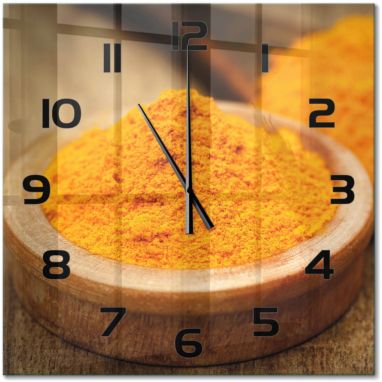 TULUP Wandklok - Kurkuma specerij Glazen Klok Met Print - 60x60 cm - Oranje Wandklok Glas Met Motief - Zwarte handen - Vierkante Klok - Wandklok Glas Decoratie - Gekleurde Glazen Klok