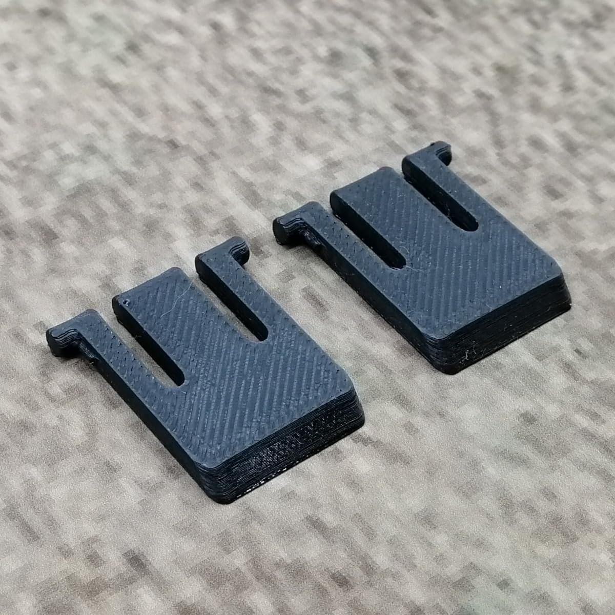 1 paar (2 stuks) vervangende toetsenbordpoten, zwart, compatibel met Logitech K270 MK270 toetsenbord, reserveonderdeel toetsenbordstandaard voeten keyboard