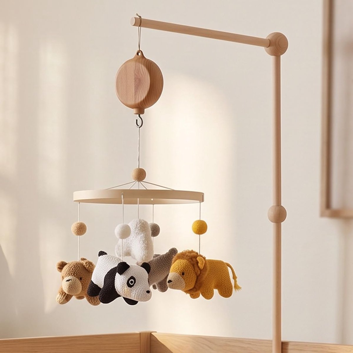 Let's make Woodland Gehaakte babywieg mobiel, zachte handgemaakte gebreide bosdieren kinderkamer decoratie, opties met klemstandaard en muziekdoos, geslachtsneutrale aardetinten