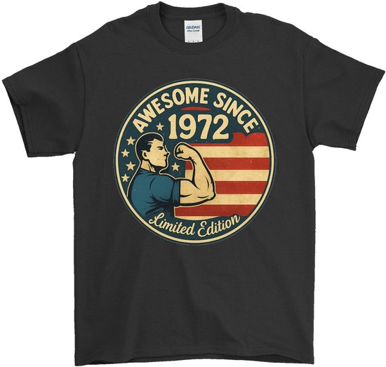 T-shirt noir avec motif vintage circulaire : un homme montrant ses muscles, drapeau américain, 'Awesome Since 1972'.