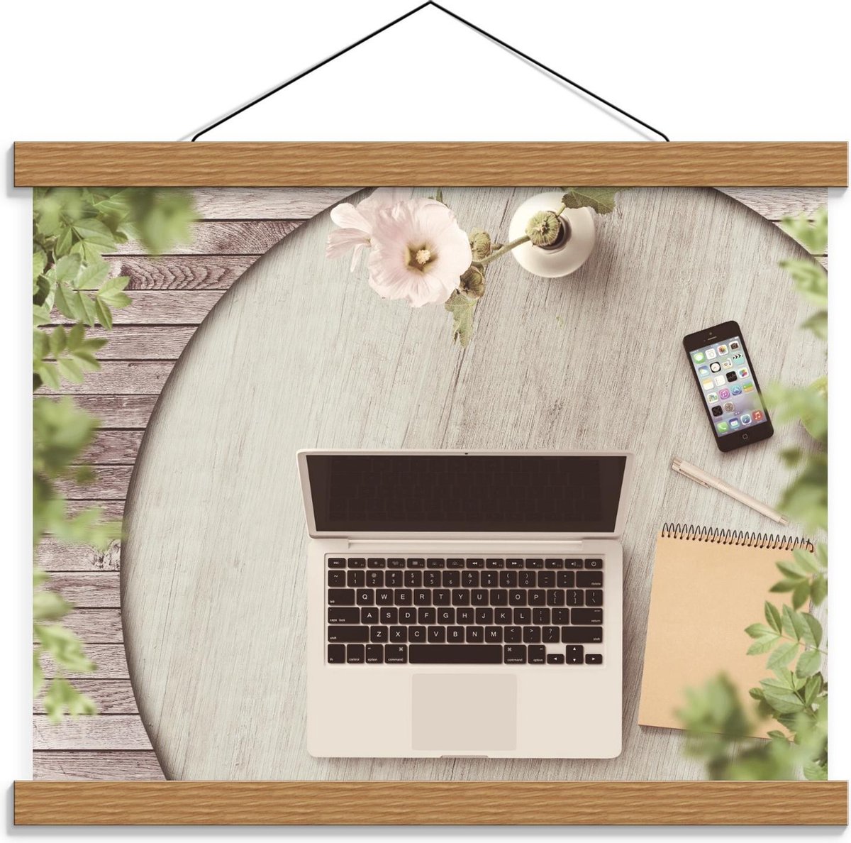 Schoolplaat – Laptop op Tuintafel - 40x30cm Foto op Textielposter (Wanddecoratie op School