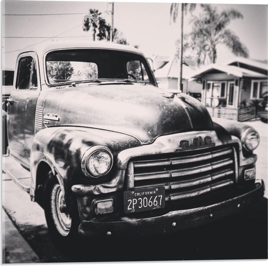 Acrylglas - Oude Auto in California ( Zwart Wit) - 50x50cm Foto op Acrylglas (Met Ophangsysteem)