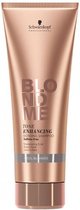 Schwarzkopf Professional - Restorative shampoo for highlighting cool blond shades BLONDME (Tone Enhancing Bonding Shampoo Cool Blonde s) - 250ml