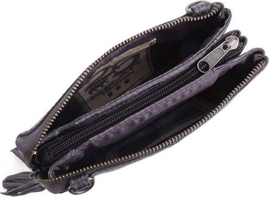 Open zwarte leren clutch met ritssluitingen en label