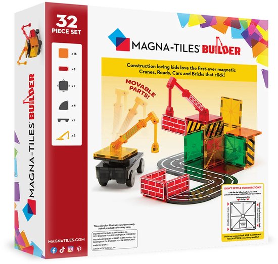 Doos van Magna-Tiles Builder 32-delige set. Toont een constructie met hijskranen, wegen, bakstenen en transparante blokken in rood, geel en groen.