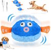Stuiterende blauwe pluche bal met oranje vinnen, met een springende hond en een beagle die hem vasthoudt. USB-kabel bijgevoegd.
