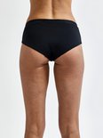 Achterkant van een zwarte hipster onderbroek met 'Craft' logo op de tailleband.