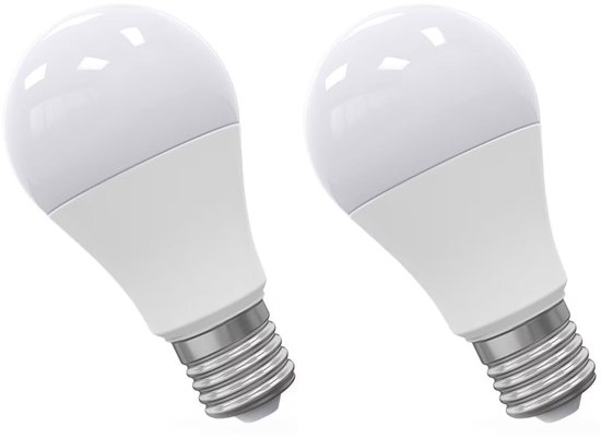 Twee witte Spectrum LED lampen, E27 fitting, met bolvormige kop en metalen schroefdraad.