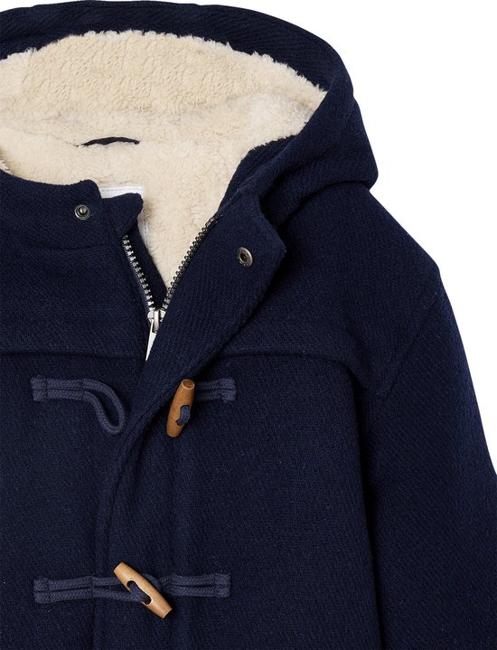 Donkerblauwe wollen duffeljas met klittenbandsluiting, houten knopen en een teddyvoering.
