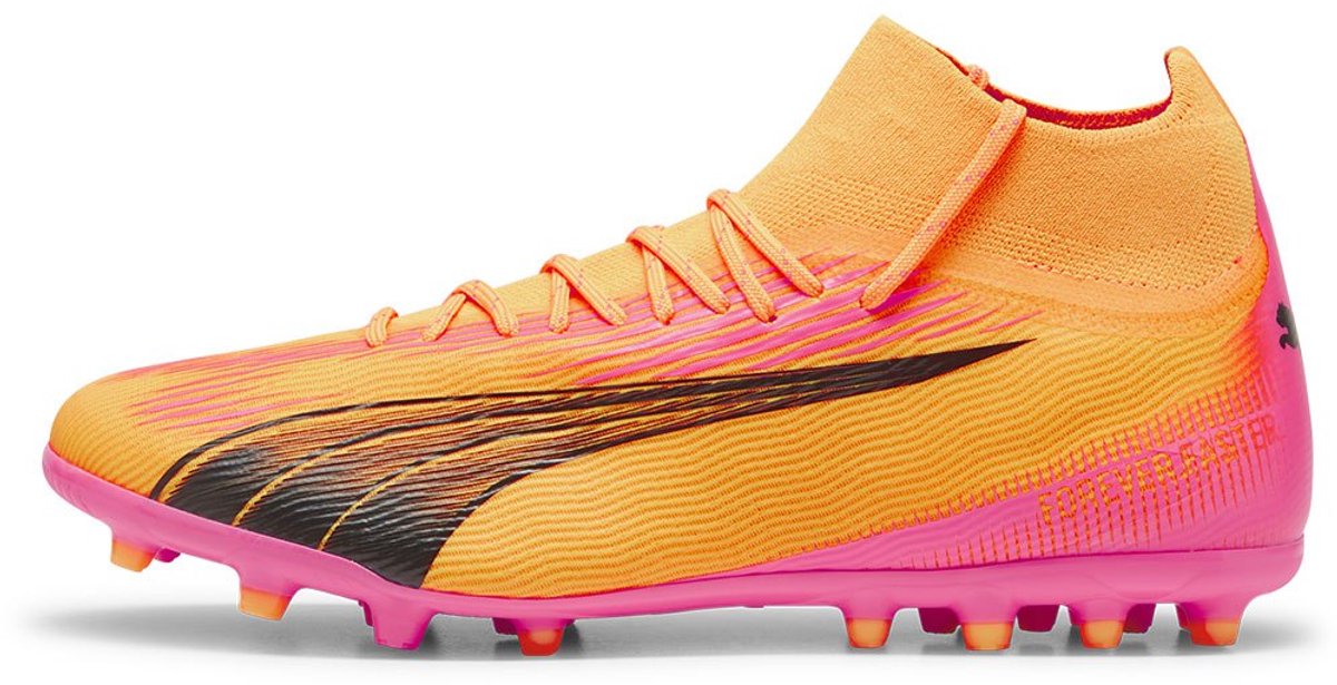 Puma Ultra Pro Mg voetbalschoenen in oranje met roze details, lichtgewicht mesh en GripControl-huid voor optimale onderste...