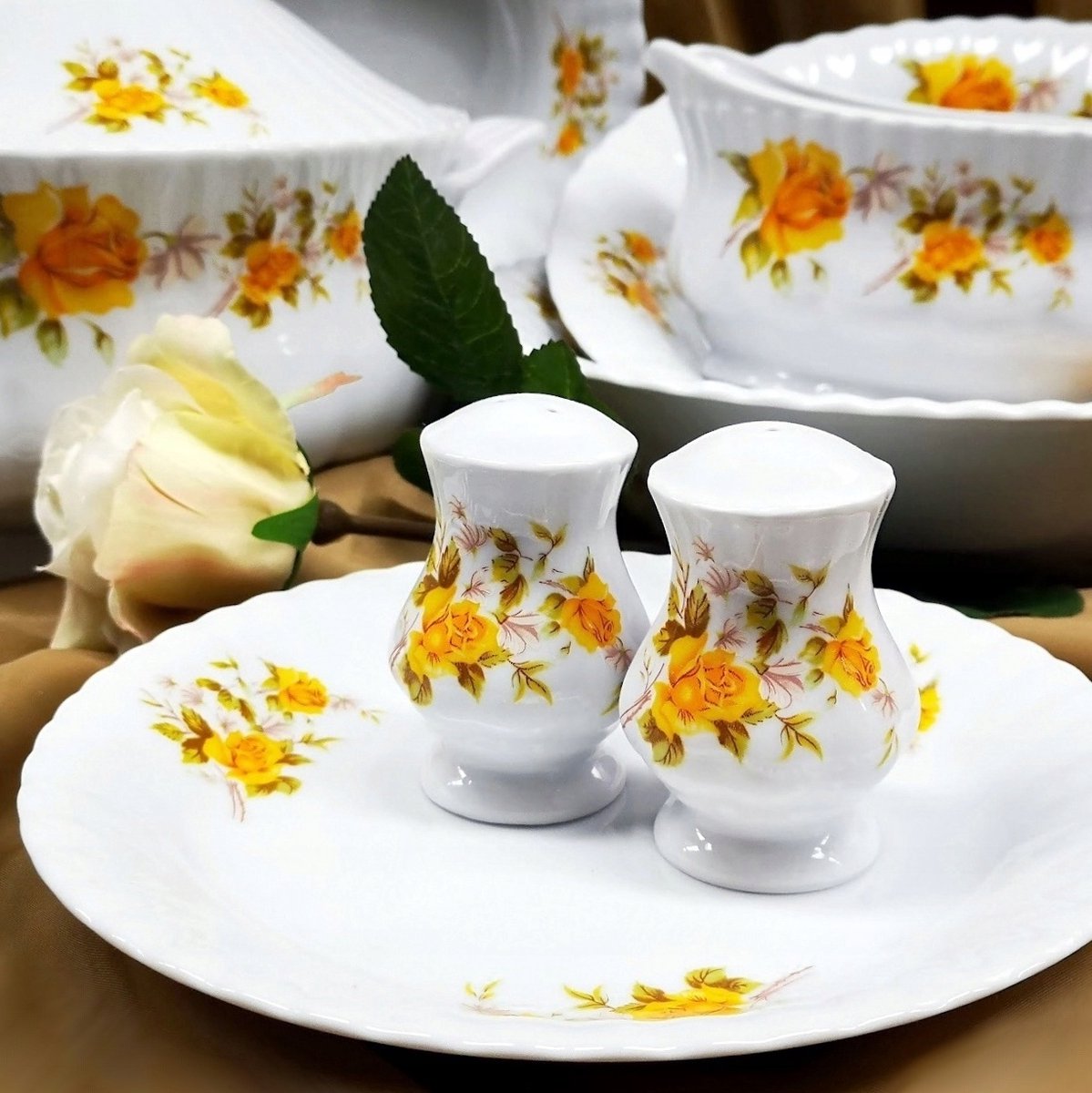 Voor 12 personen 45-delig "Golden Rose Iwona" Wit Porselein