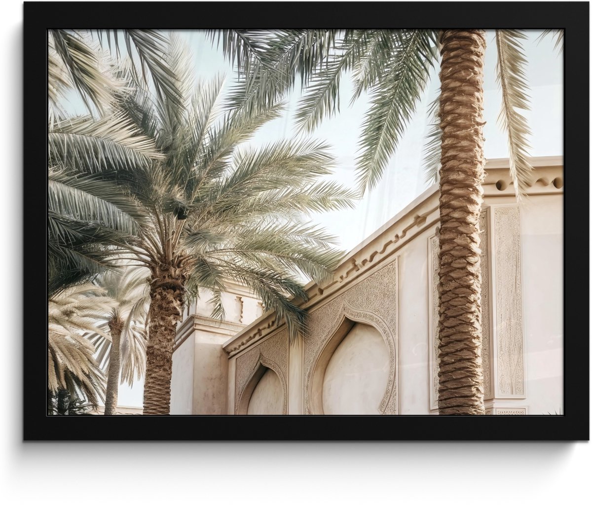 FrameYourWall Poster in lijst - Fotolijst 40x30 cm - Posters - Gebouw - Palmbomen - Beige - Zon - Posterlijst zwart - Decoratie - Wanddecoratie woonkamer - Muurdecoratie slaapkamer