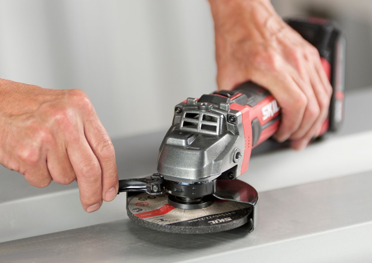 SKIL Haakse Slijper 115 mm Met Accu - 20V - Slijptol - Slijpmachine - Met Zijhandgreep & Beschermkap - Softgrip - Haakse Slijpers - Inclusief Draagtas, Snellader & 4,0ah Accu - Skil 3920 DD – foto 5