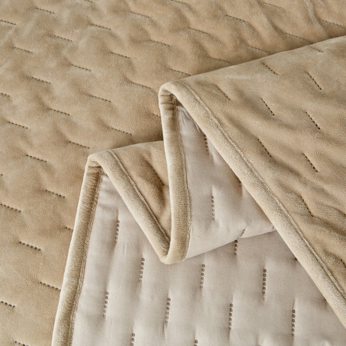 Luxe Wattenaarde Pluche Sprei Tommaso Beige 200x220 cm