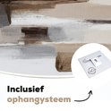 Ronde muurdecoratie met bruine en beige penseelstreken. Inclusief ophangsysteem.