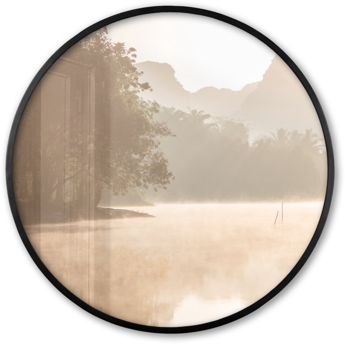 FrameYourWall Poster in lijst Rond - Fotolijst 60x60 cm - Posters - Landschap - Bos - Water - Mist - Beige - Ronde posterlijst zwart - Decoratie - Wanddecoratie woonkamer - Muurdecoratie slaapkamer