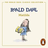 Roald Dahl's Matilda: Een meisje in een blauwe jurk draagt twee boeken. Titel: Roald Dahl Matilda.
