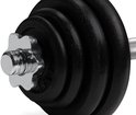 Zwarte dumbbell met sterke sluiting, close-up van de gewichtsschijven.