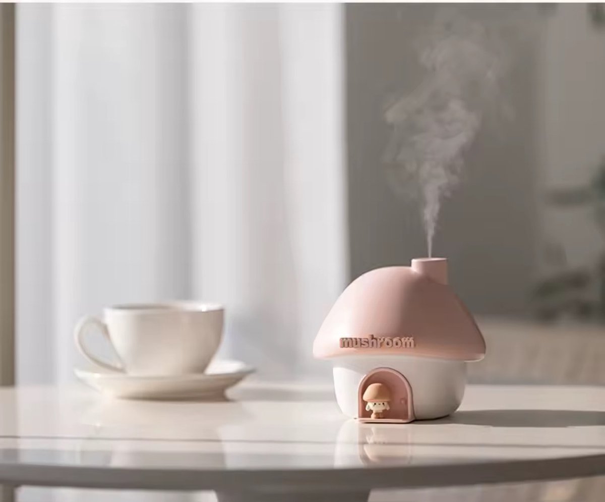 Schattige Mushroom vormige Diffuser - Mushroom house humidifier - Mushroom vormige Luchtbevochtiger - Paddenstoelen Huisje Diffuser - Mushroom House Diffuser met led verlichting - LED lights - Met schattige mushroom doll