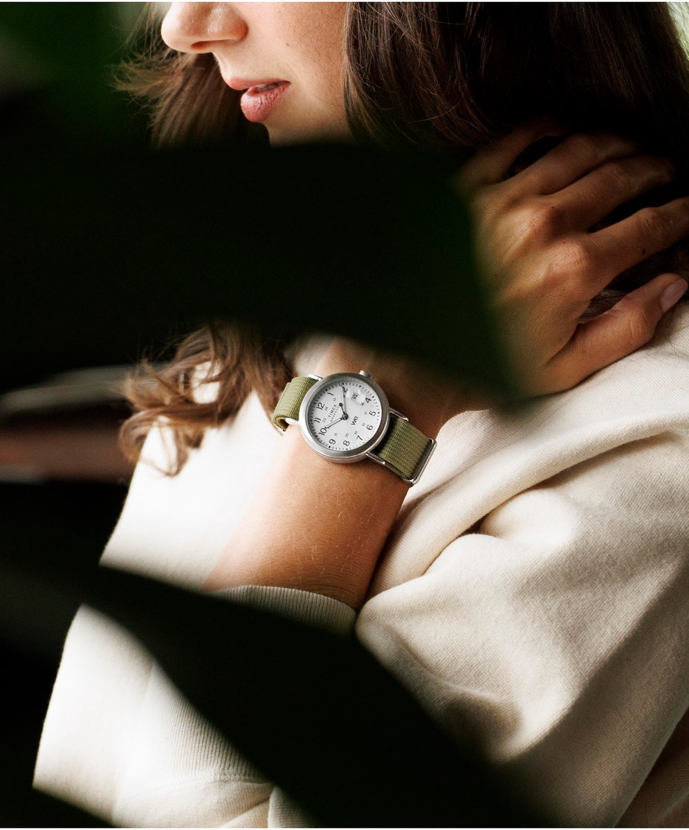 Timex Weekender Kwarts Analoog Horloge Groente Case: 100% Low Lead Brass | Armband: 100% Fabric 37 mm TW2W85600AJ