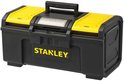 Zwarte Stanley gereedschapskoffer met gele deksels en handvat, gesloten.