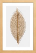 JUNIQE - Poster in houten lijst Skeleton of a Leaf II -40x60 /Bruin &