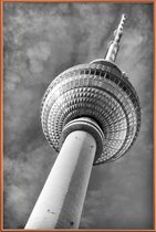 JUNIQE - Poster met kunststof lijst Berlin Fernsehturm -20x30 /Grijs &