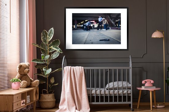 Image encadrée - Cadre photo Police sur scène de crime 120x80 cm - Affiche encadrée (Décoration murale salon / chambre)