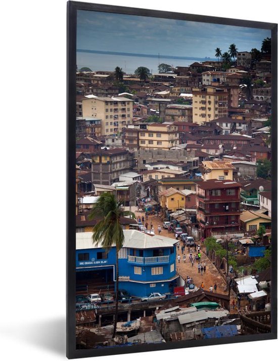 Fotolijst incl. Poster - Uitzicht van Freetown in Sierra Leone vanaf het Aberdeen Hill District - 60x90 cm - Posterlijst