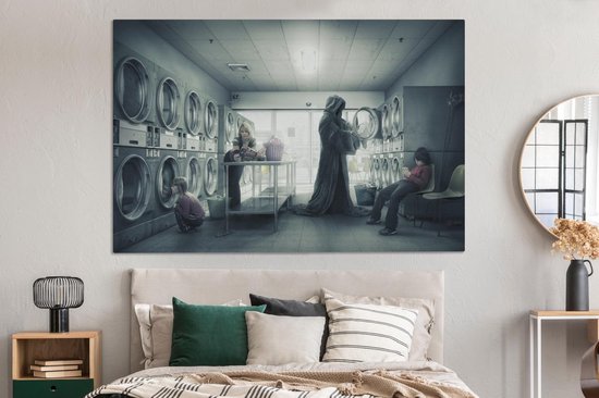 Canvas schilderij 180x120 cm - Wanddecoratie Absurde Magere Hein in de wasserette - Muurdecoratie woonkamer - Slaapkamer decoratie - Kamer accessoires - Schilderijen