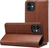 Kalfsstructuur horizontale flip lederen tas met houder & kaartsleuven & portemonnee voor iPhone 12/12 Pro (bruin)