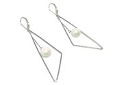 zilver oorbellen Chiara triangle pearl  | oorbellen dames zilver parel | sieraden vrouw | Zilverana | 925 Zilver