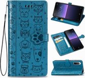 Voor Sony Xperia 10 II schattige kat en hond reliëf horizontale flip lederen tas met beugel / kaartsleuf / portemonnee / lanyard (blauw)