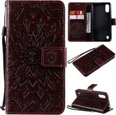 Voor Samsung Galaxy A01 (Amerikaanse versie) Geperst afdrukken Zonnebloempatroon Horizontale flip PU lederen tas met houder & kaartsleuven & portemonnee & lanyard (bruin)