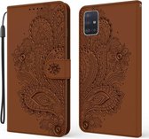 Voor Samsung Galaxy A51 Pauw Reliëf Patroon Horizontale Flip Leren Case met Houder & Kaartsleuven & Portemonnee & Lanyard (Bruin)