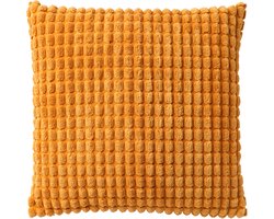 foto van Dutch Decor ROME - Sierkussen 45x45 cm - 100% polyester - effen kleur - Golden Glow - geel - Inclusief binnenkussen