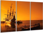Glasschilderij Boot - Oranje, Bruin, Zwart - 120x80cm 3Luik - Foto Op Glas - Geen Acrylglas Schilderij - GroepArt 6000+ Glas Art Collectie - Maatwerk Mogelijk