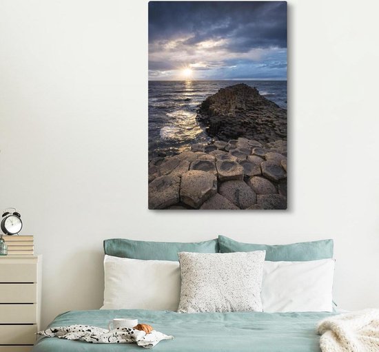 Fantastique Sunset at the Giants Causeway Canvas 120x180 cm - Tirage photo sur toile (Décoration murale salon / chambre) XXL / Groot format!