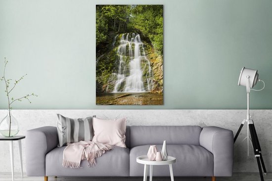 Waterval in het Nationaal park Forillon in Noord-Amerika Canvas 120x180 cm - Foto print op Canvas schilderij (Wanddecoratie woonkamer / slaapkamer) XXL / Groot formaat!