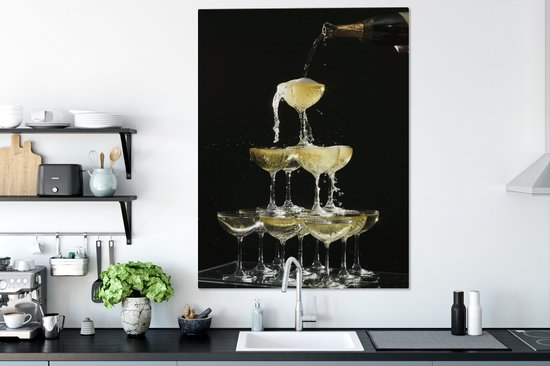 Versez des boissons chères sur des verres empilés 90x120 cm - Tirage photo sur toile (Décoration murale salon / chambre)