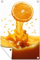Tuindecoratie Een schijf sinaasappel komt uit een zee van sinaasappelsap - 40x60 cm - Tuinposter - Tuindoek - Buitenposter