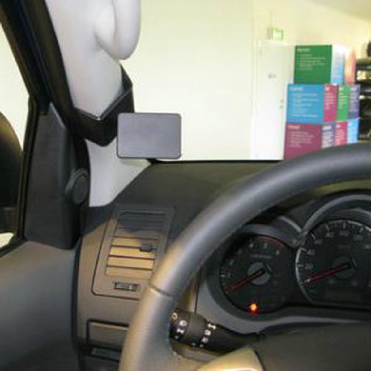 Brodit ProClip houder geschikt voor Toyota HiLux 2012-2016 Left mount