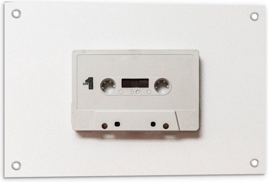Tuinposter – Cassettebandje op Witte Achtergrond - 60x40cm Foto op Tuinposter  (wanddecoratie voor buiten en binnen)