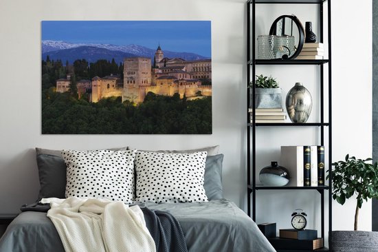 Canvas Schilderij Verlichte gebouwen bij het Alhambra in Spanje - 140x90 cm - Wanddecoratie - OneMillionCanvasses